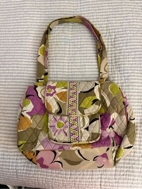 Vera Bradley Portobello Road pattern in excellent condition. $25